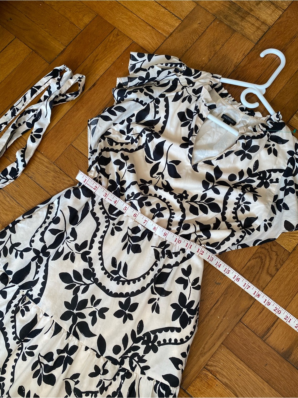 Ann Taylor Floral Print Midi Dress Small Black Ivory Flutter Sleeve Belted Lined - Picture 7 of 10